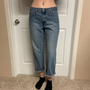 Vintage! Levi’s 577 loose fit mom jeans.